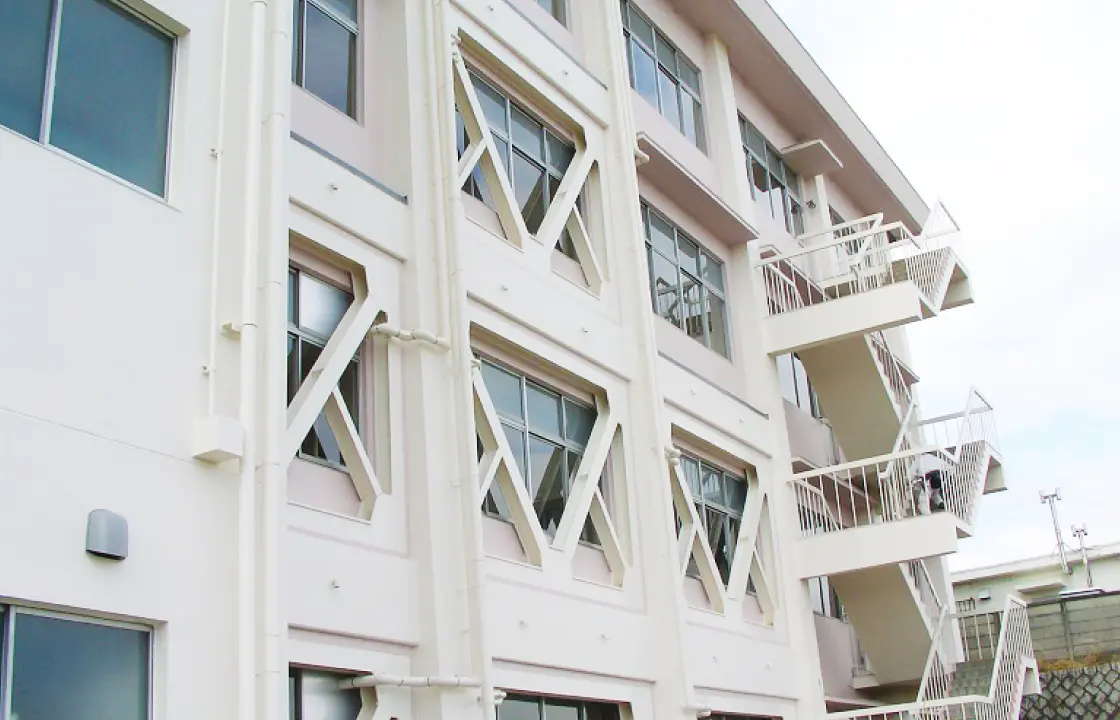 耐震補強された建物